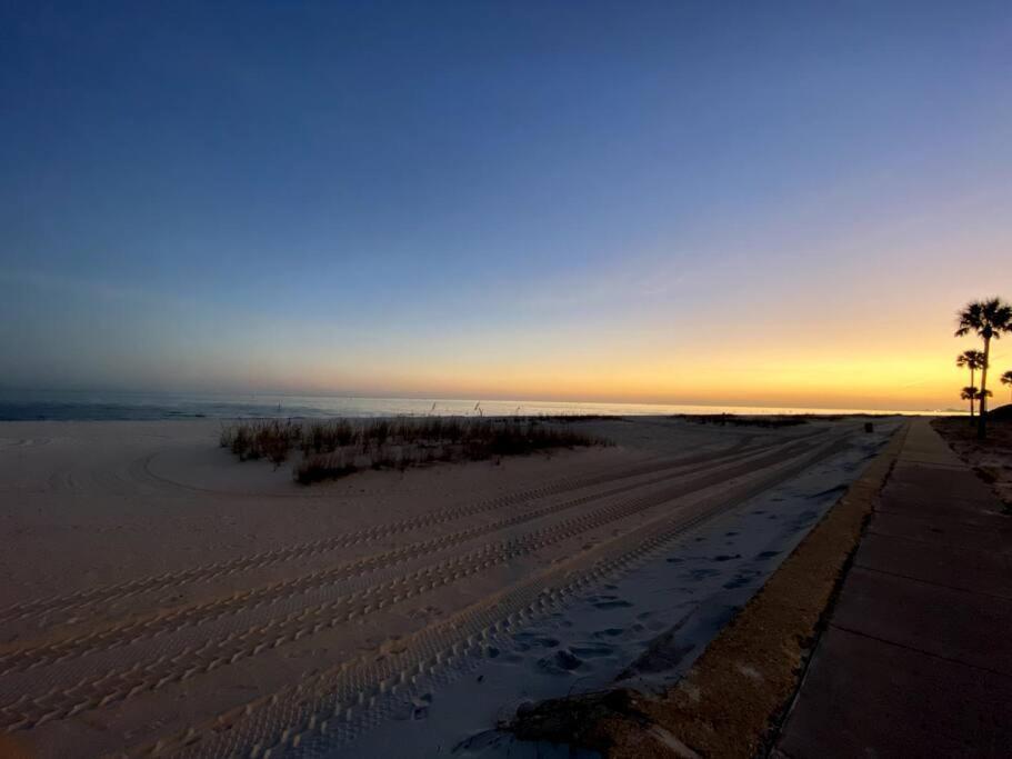 White Sand Getaway Steps From Beach Gulfport Exterior photo