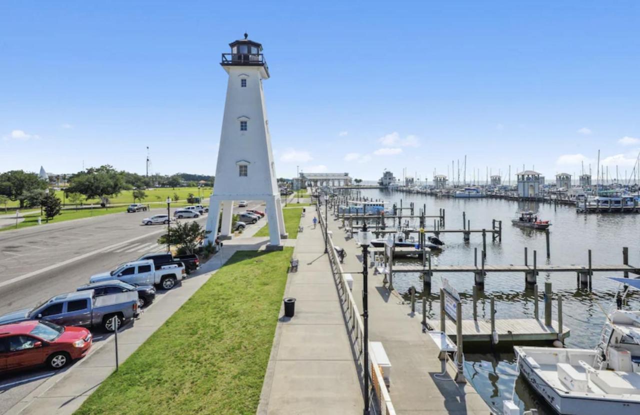 White Sand Getaway Steps From Beach Gulfport Exterior photo